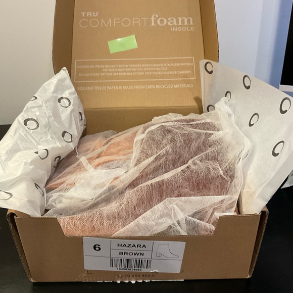 Journee Collection Hazara Bootie
NIB Size 6 - Picture 12 of 12